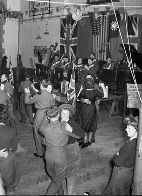 MIX WAR, ART, AND DANCING and CAT IN THE RAIN by ERNEST HEMINGWAY