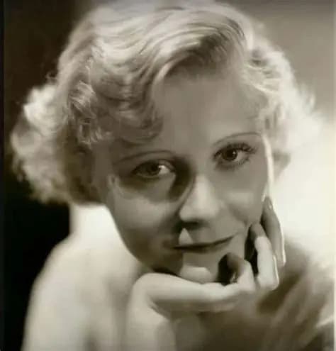 PEG ENTWHISTLE AND THE GHOST OF THE HOLLYWOOD SIGN