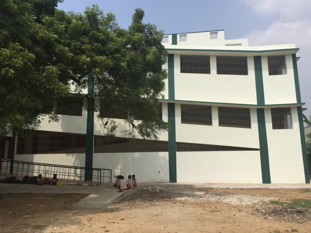 பள்ளியில் நான்-17