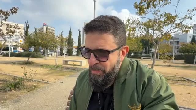 Empty oil tanker. Graham, 500% BONE CRUSHING tariffs. Trump, $1.5 TRILLION military. Greenland SALE