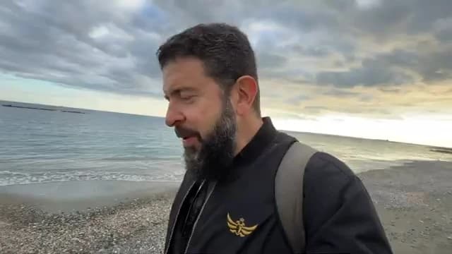 War paused. Trump blames Zelensky. EU talks Russian assets, again. Macron Greenland warning