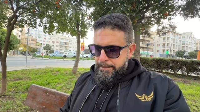 Graham demands war. Zelensky wants to be President. Greeks betrayed, banks saved. UK blames Russia