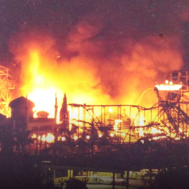 E48 | The Luna Park Ghost Train Fire (AUS)