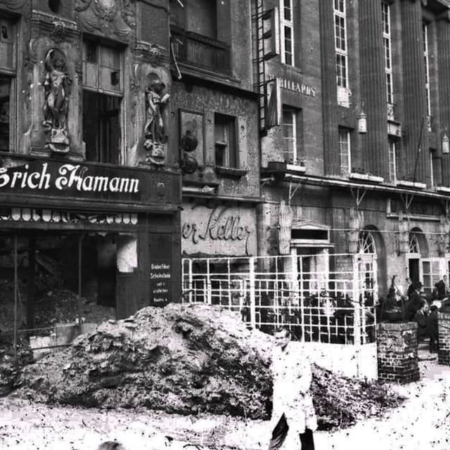 BERLIN - Wartime Everyday Survival in Nazi Berlin — Part One - IAN BURUMA
