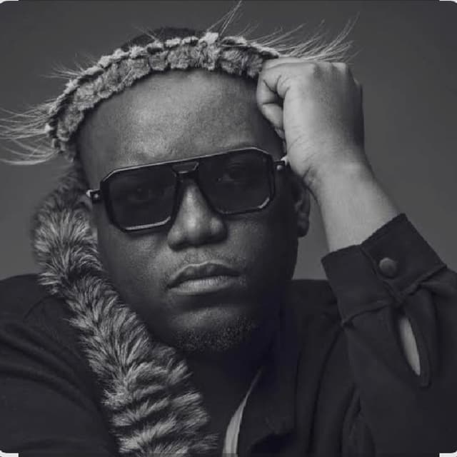 Mnqobi Yazo uyakumema kumcimbi