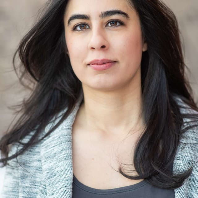 The Lives of a Cell: Roxanne Khamsi's New Book Spotlights Pioneering Research That Can Fight Cancer and Help Us Live Longer