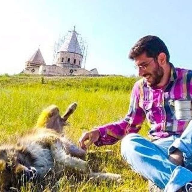 From Code to Content: Max, Hacker Noon's Frontend Innovator