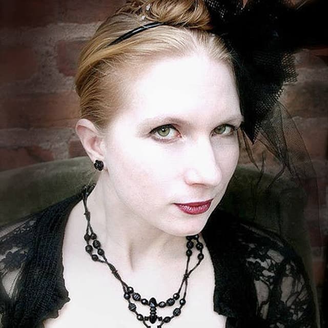 Leanna Renee Hieber